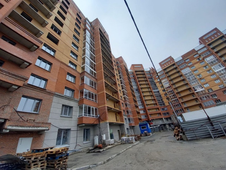 В Новосибирске достроят проблемный жилой комплекс на Есенина