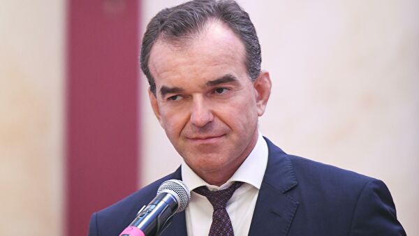 Губернатор Краснодарского края Вениамин Кондратьев выступает во время приветственного ужина от имени Верховного Суда РФ в рамках совещания председателей верховных судов государств-членов ШОС в Сочи. 17 июня 2019 Губернатор Краснодарского края Вениамин Кондратьев выступает во время приветственного ужина от имени Верховного Суда РФ в рамках совещания председателей верховных судов государств-членов ШОС в Сочи. 17 июня 2019