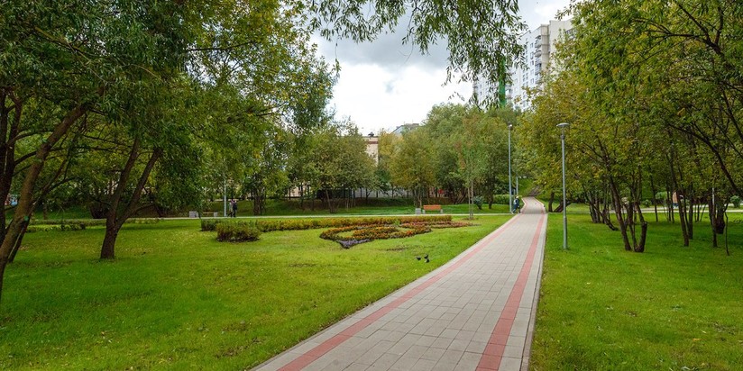 Комплексное благоустройство микрорайона в Ясеневе (парк)