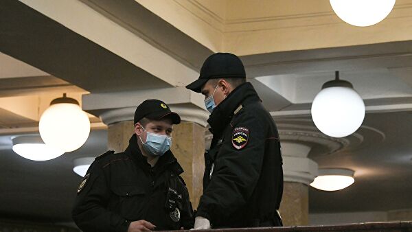 Сотрудники правоохранительных органов в Московском метрополитене Сотрудники правоохранительных органов в Московском метрополитене