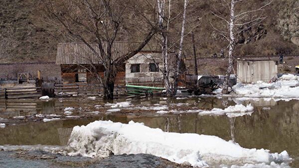 Затопленные дачные участки у города Абаза в Хакасии