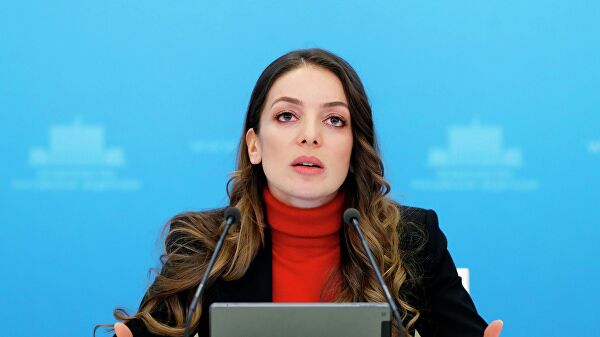 Руководитель федерального агентства по туризму (Ростуризм) Зарина Догузова во время брифинга в Москве Руководитель федерального агентства по туризму (Ростуризм) Зарина Догузова во время брифинга в Москве