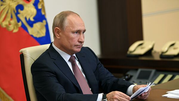 Президент РФ Владимир Путин проводит в режиме видеоконференции совещание по открытию в субъектах РФ медицинских центров, построенных силами министерства обороны РФ