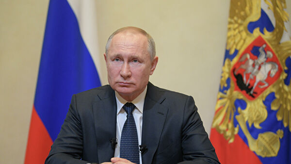 Президент РФ Владимир Путин во время обращения к гражданам из-за ситуации с угрозой распространения коронавирусной инфекции Президент РФ Владимир Путин во время обращения к гражданам из-за ситуации с угрозой распространения коронавирусной инфекции
