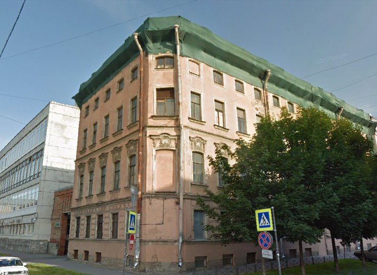 Бывший дворец культуры фабрики «Большевичка» в Петербурге подешевел на 40 млн рублей