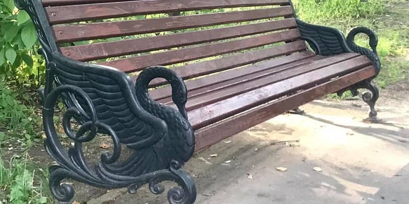 Лавочка в парке "Покровское-Стрешнево"
