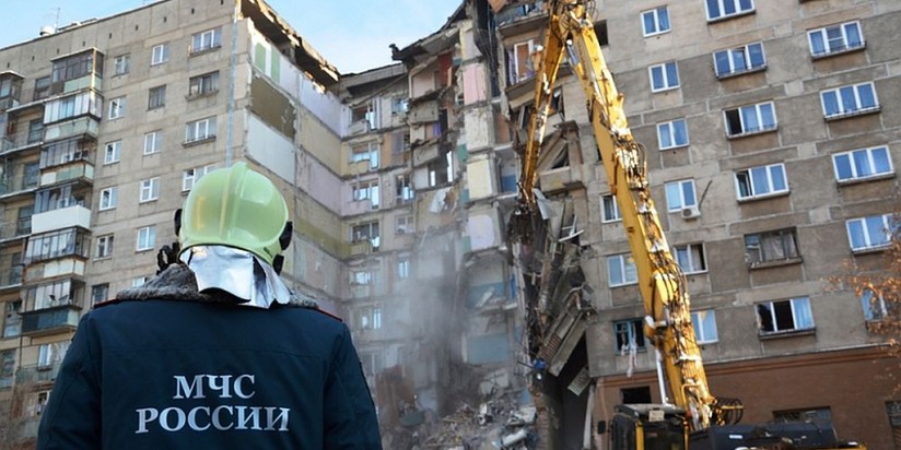 Пострадавший от взрыва газа дом в Магнитогорске