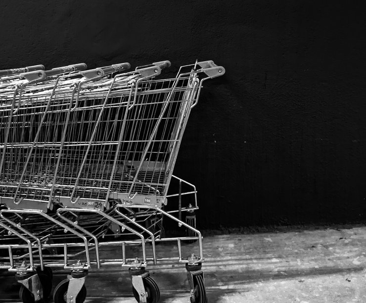 Крупные ритейлеры останавливают открытие новых торговых точек