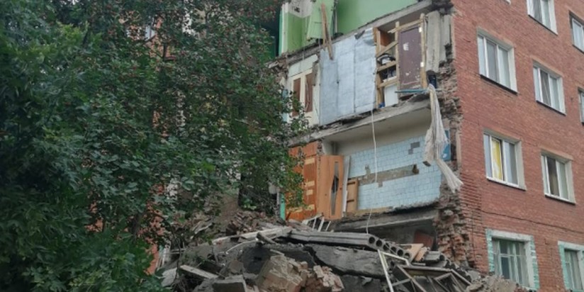 Обрушение дома в Омске