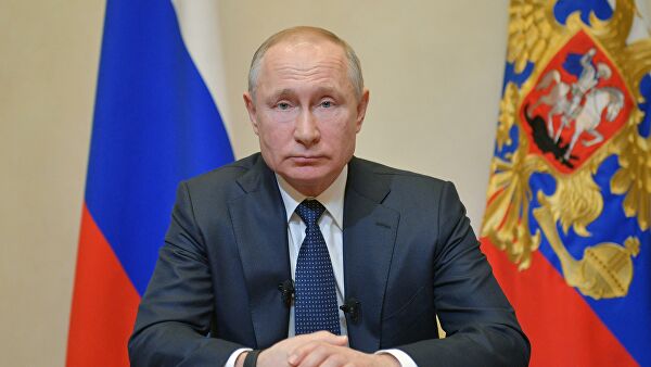 Президент России Владимир Путин во время обращения к гражданам из-за ситуации с угрозой распространения коронавирусной инфекции