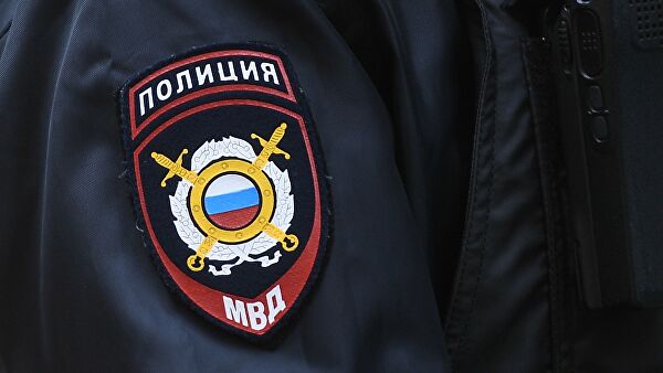 Нашивка на рукаве сотрудника полиции Нашивка на рукаве сотрудника полиции