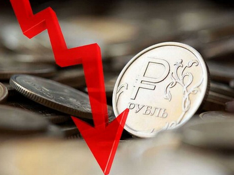 &laquo;Дежавю 98-го&raquo;: экономисты заговорили об угрозе дефолта, вспомнив &laquo;сгоревшие вклады&raquo; 1991 года
