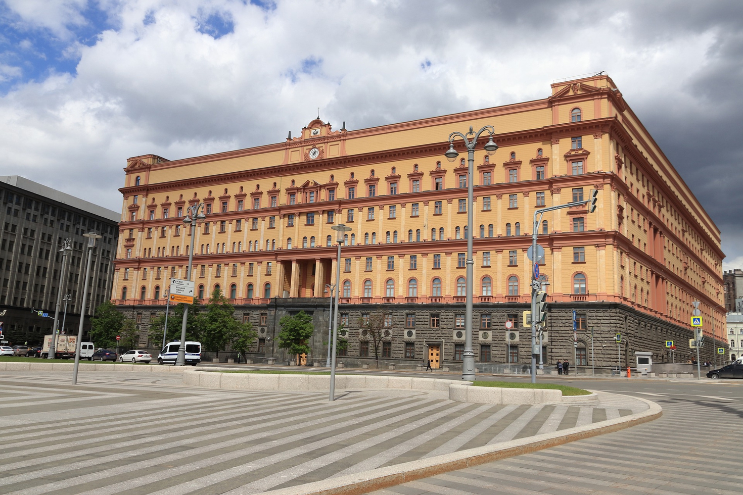 Голосование по памятнику на Лубянской площади остановлено досрочно