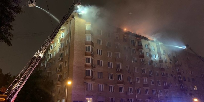 Ликвидация пожара в доме на Ленинском проспекте в Москве
