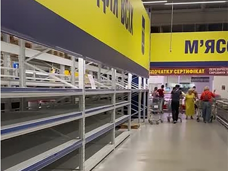 Во Львове заканчиваются продукты: видео пустых полок в магазинах появилась в Сети