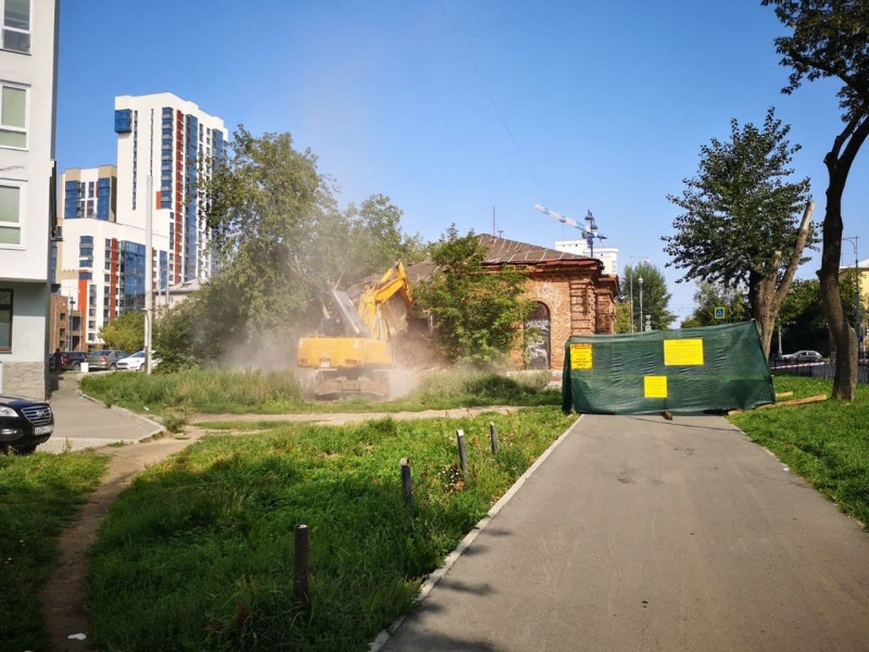 Мэр Екатеринбурга рассказал, что появится на месте снесенного особняка на Мельникова
